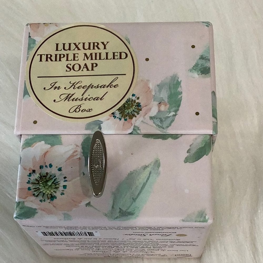 🩷 PUNCH STUDIO 🩷 Sea Glass Music Box With Soap - Picture 3 of 6